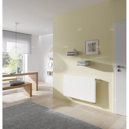 Grzejnik płytowy typ 11 KERMI Line-V, z osłoną wym. 905 x 905 mm, kolor biały, moc 1145 W