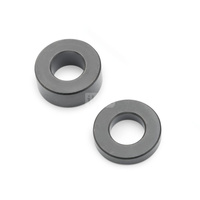 Zestaw przekładek dystansowych wymaganych dla wszystkich rozmiarów ostrzy głowicy Swiv-L-Punch